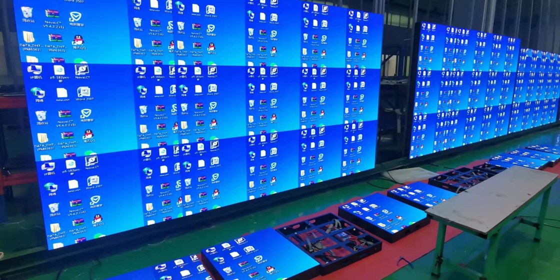 多彩型室内LED壁スクリーンパネル P3.91 P5.95固定装置