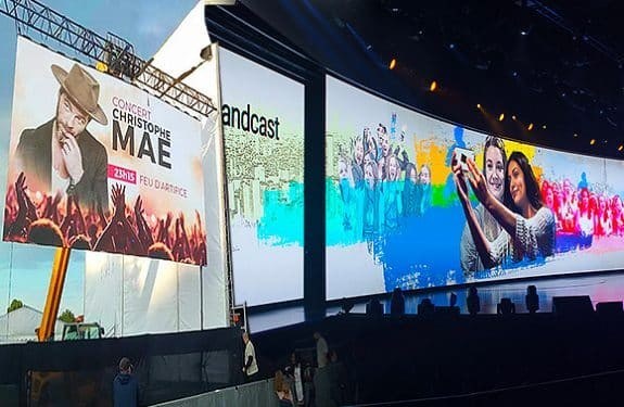 フレキシブル LEDディスプレイ 4mm ピクセルピッチ 多彩